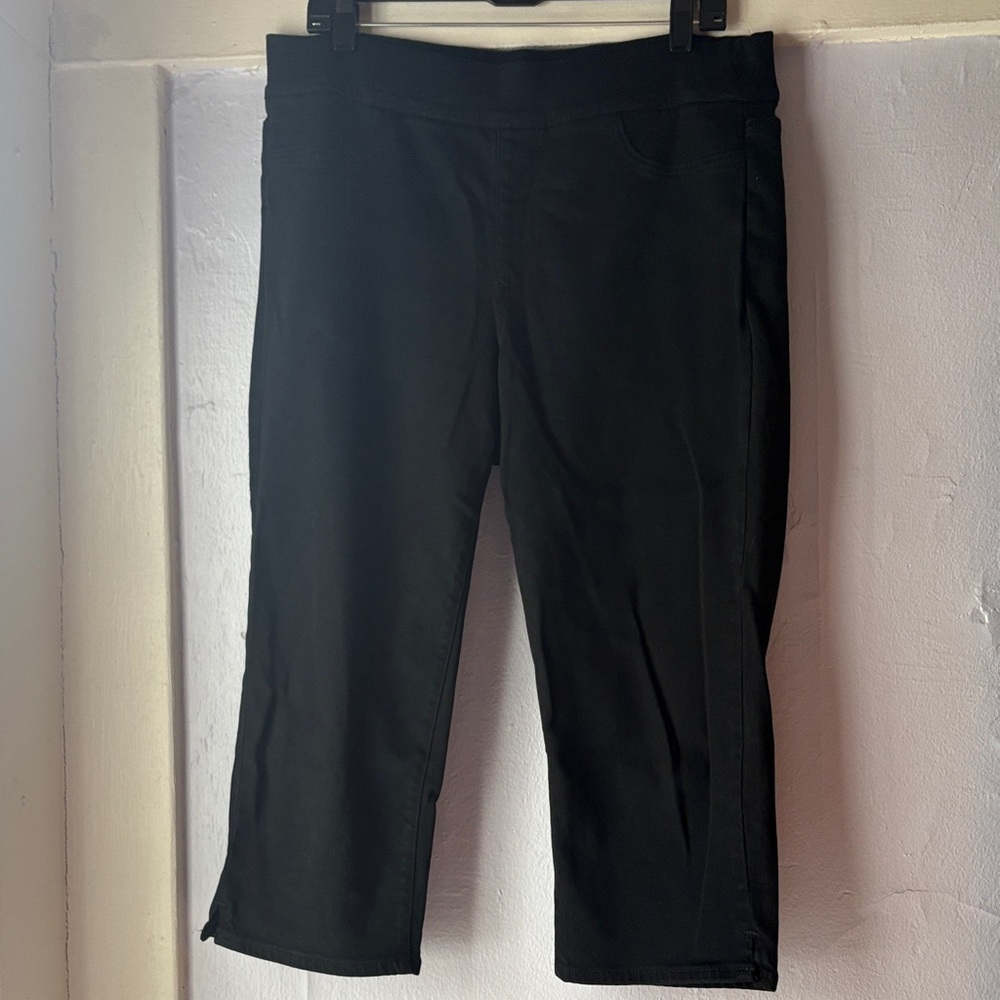 NYDJ Black Pull on Capri